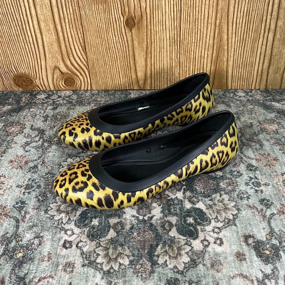 Crocs Lina Graphic Flat Leopard Print Flats / Women 5 / Ballet Slip On